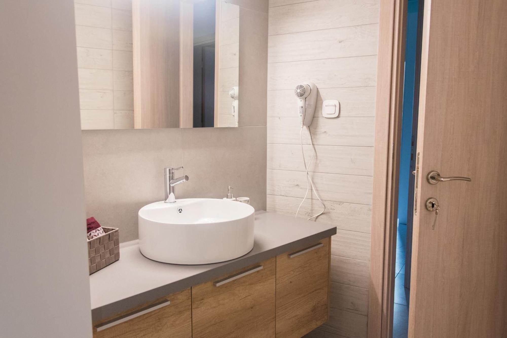 Comfy & Modern Apartment In The Heart Of Heraklion Eksteriør billede